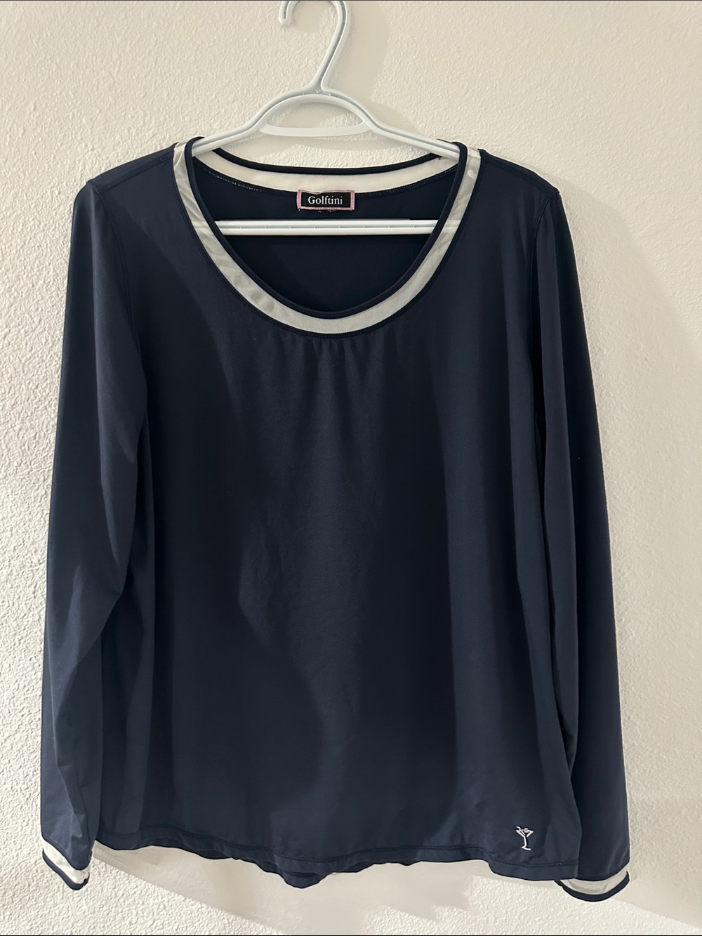 Golftini Women's Black Long-Sleeve Crewneck Top with Cream Trim